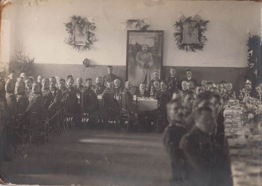 Pożegnanie ppłk. Rozwadowskiego odbywające się w kantynie oficerskiej, Białystok 1928 r. (MWB/D/3534)