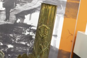 Wazon zrobiony z pocisku